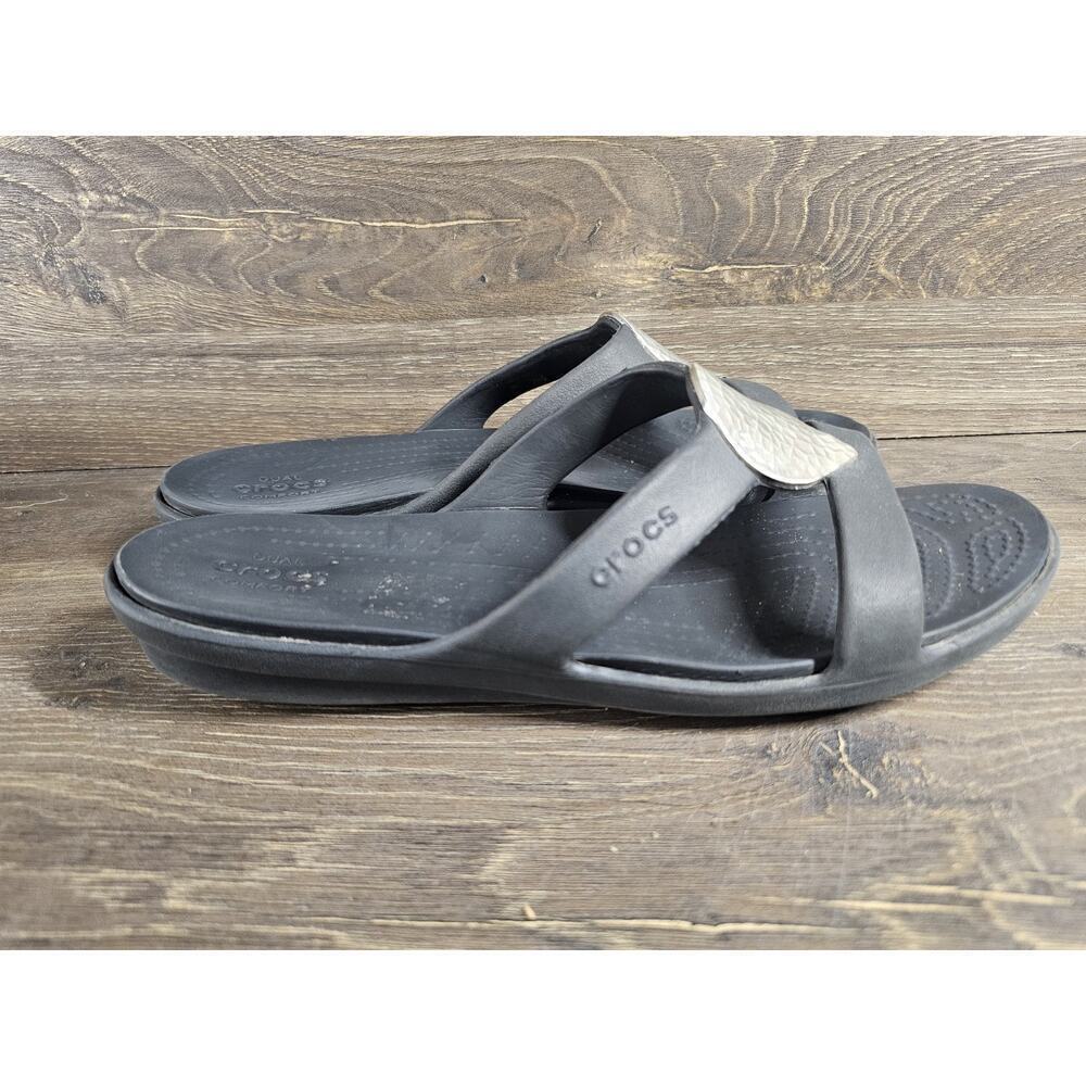 Crocs Sanrah Silver Hammered Tear Drop Design Sandal Womens Size 10 Black Shoe - Picture 2 of 7